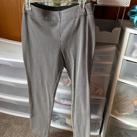 High Rise Slim-Fit Pants - Picture 4 of 7